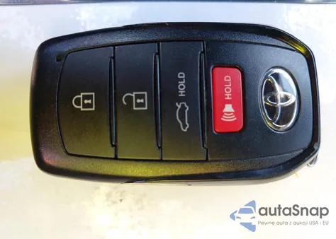 2025 Toyota Camry Le z USA, uszkodzony, nr VIN 4T1DAACK1SU595949